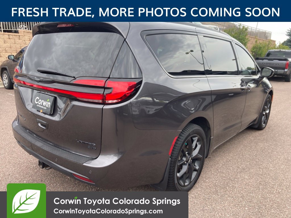 Used 2021 Chrysler Pacifica Limited w/ Uconnect Theater Family Group AWD/4WD image 9