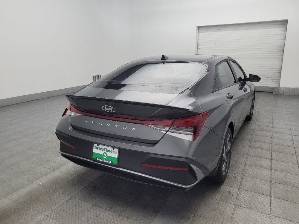 Used 2025 Hyundai Elantra Sport FWD image 9