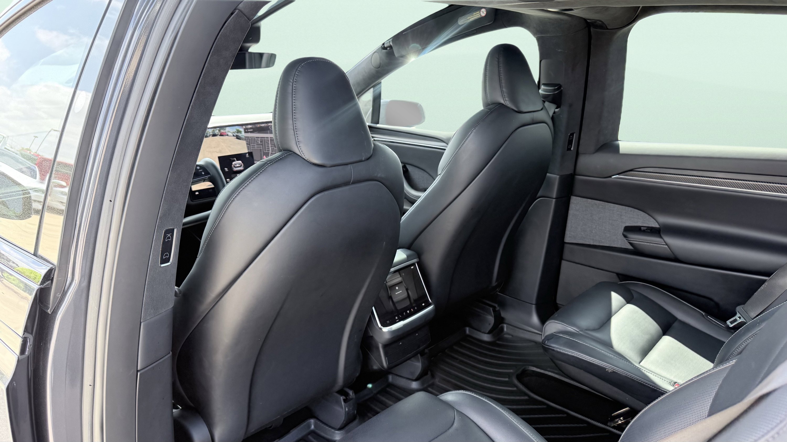 Used 2023 Tesla Model X Plaid image 32