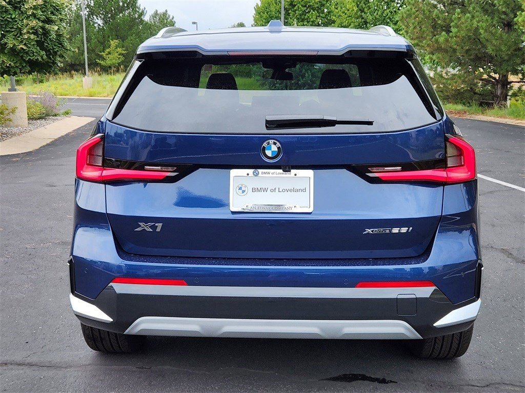 Used 2025 BMW X1 xDrive28i w/ Convenience Package AWD/4WD image 4
