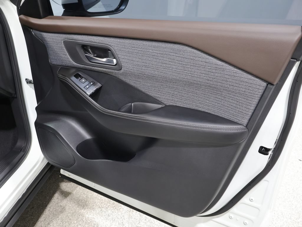 Used 2023 Nissan Rogue SV AWD/4WD image 21