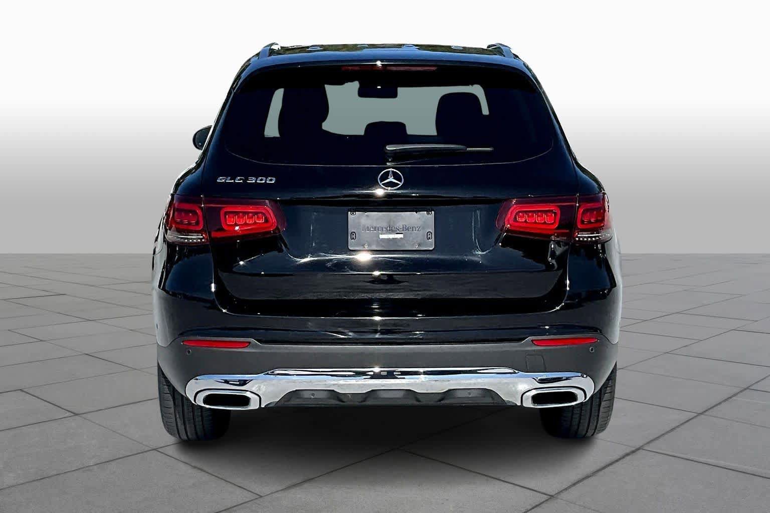 Used 2022 Mercedes-Benz GLC 300 w/ Premium Package Lite image 5
