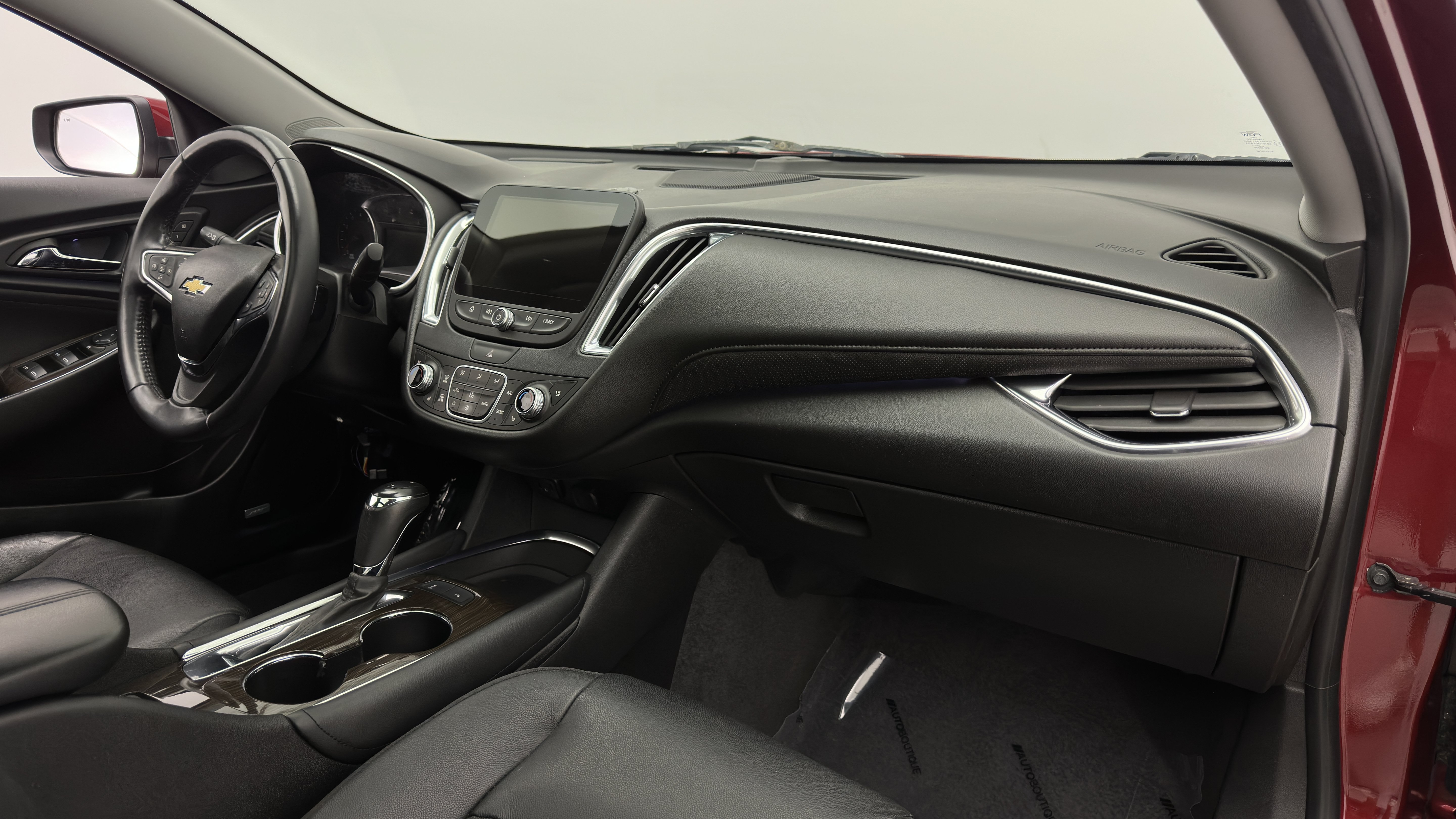 Used 2018 Chevrolet Malibu Premier w/ Premier Sun and Wheel Package FWD image 39