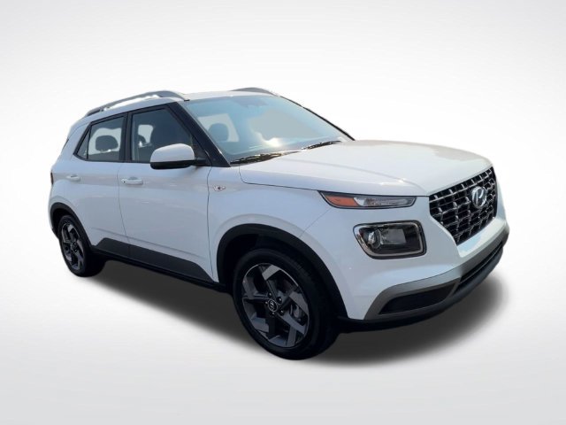 New 2026 Hyundai Venue SEL FWD image 2