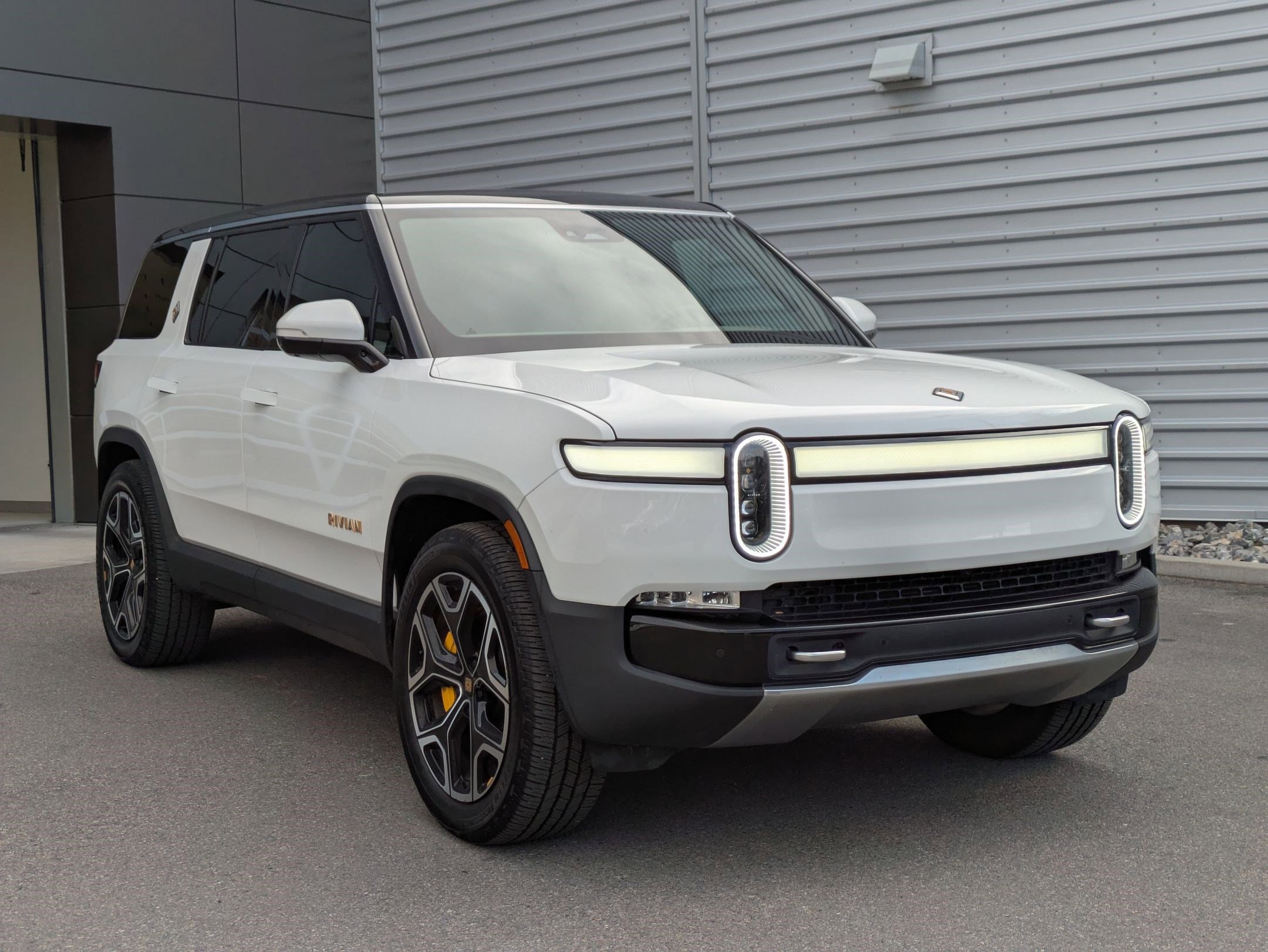 Used 2023 Rivian R1S Launch Edition