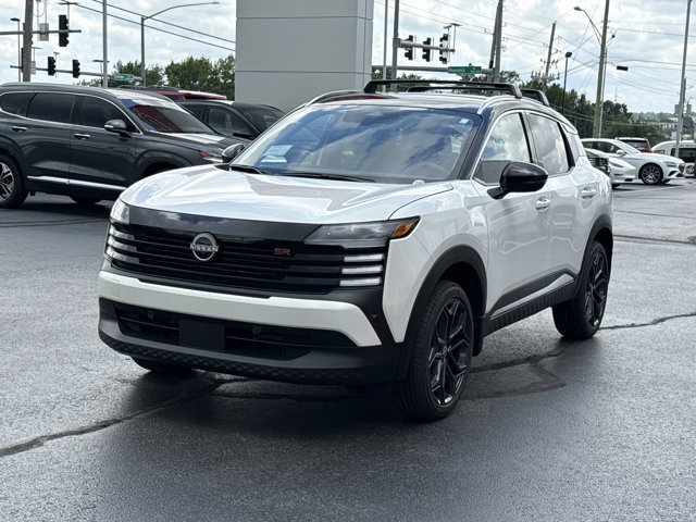 New 2026 Nissan Kicks SR w/ Cold Weather Package FWD image 11