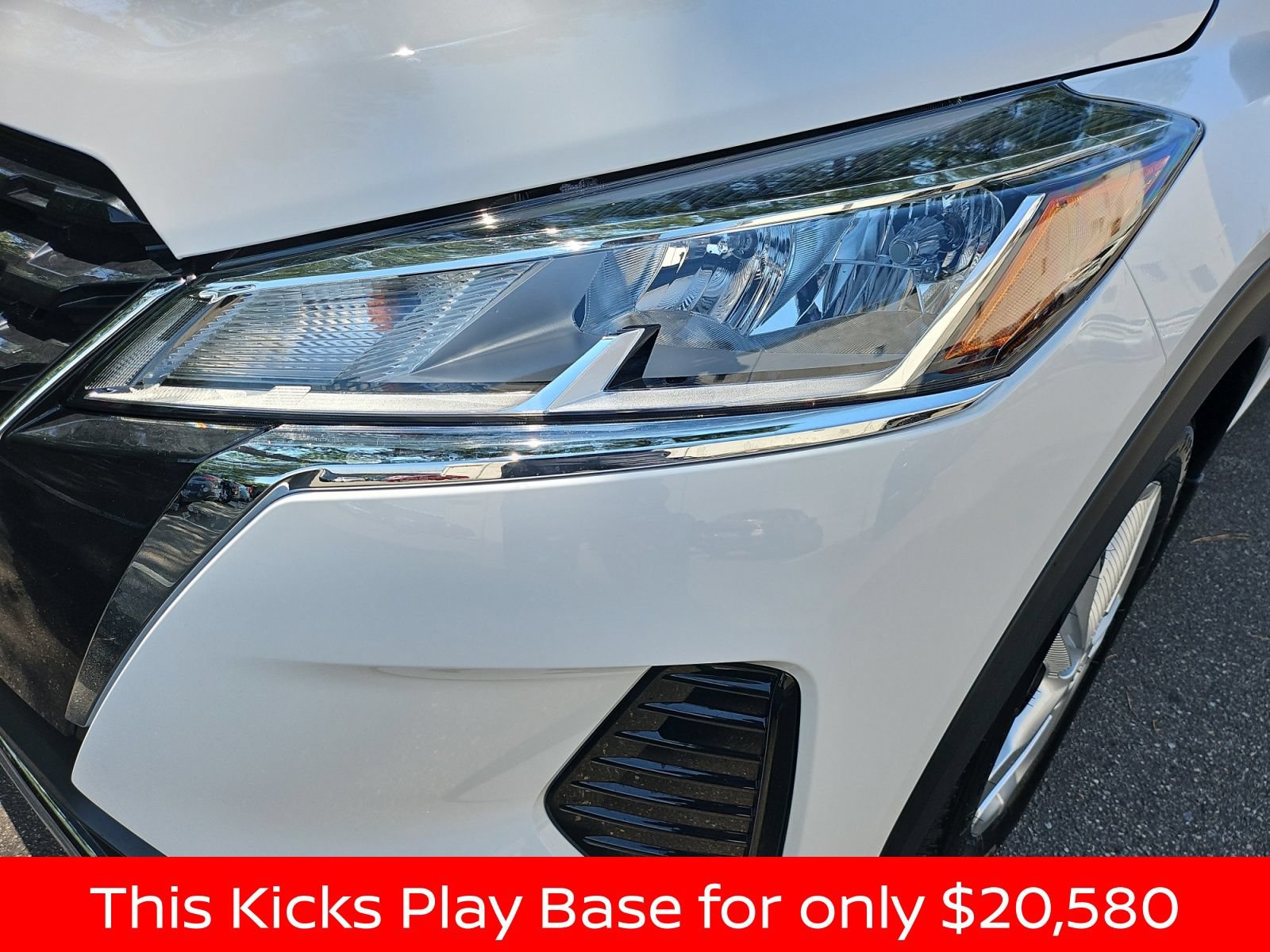 Used 2025 Nissan Kicks Play S FWD image 13