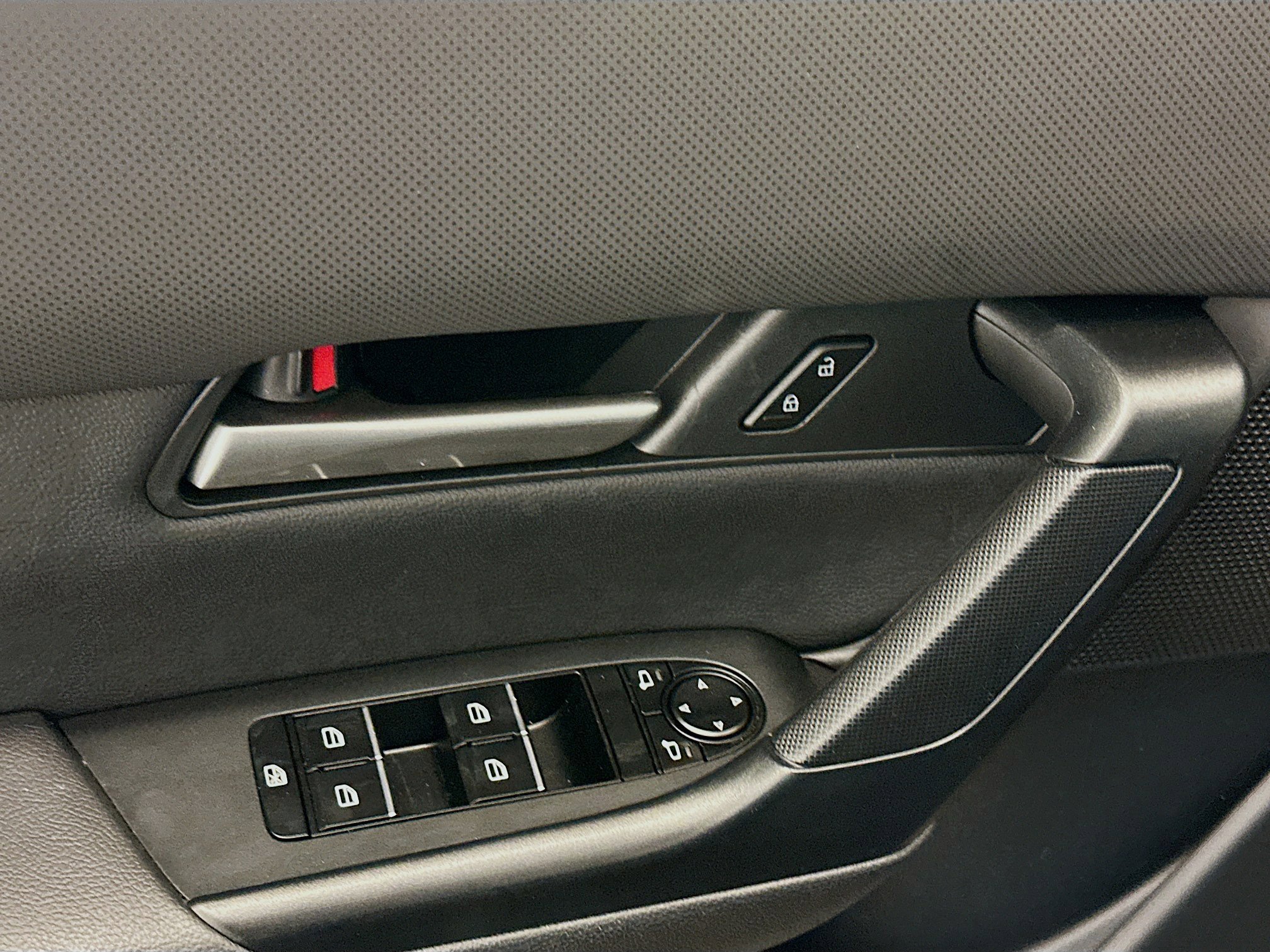 Used 2025 MAZDA CX-50 AWD 2.5 S w/ Premium Package image 15