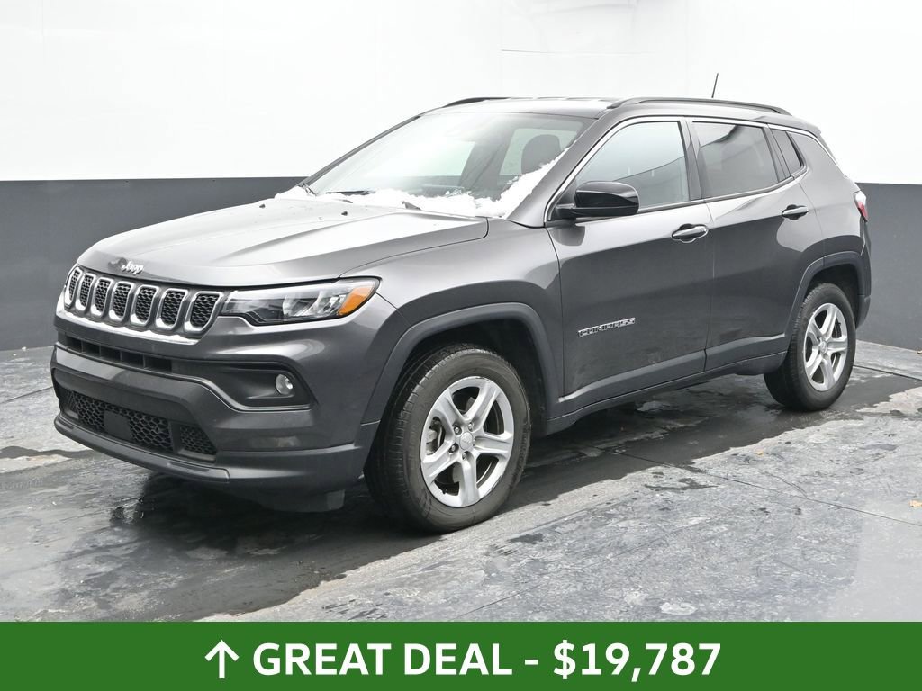 Used 2024 Jeep Compass Latitude image 7