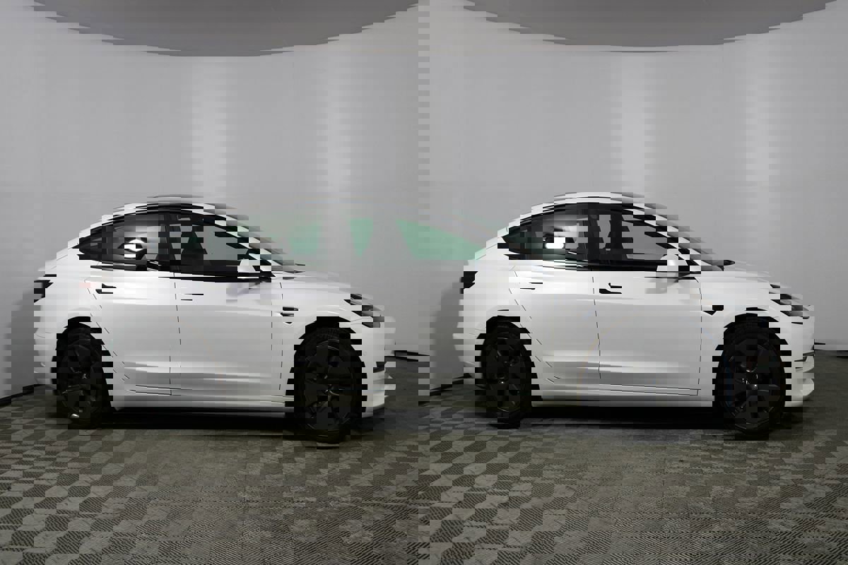 Used 2021 Tesla Model 3 Standard Range Plus image 31