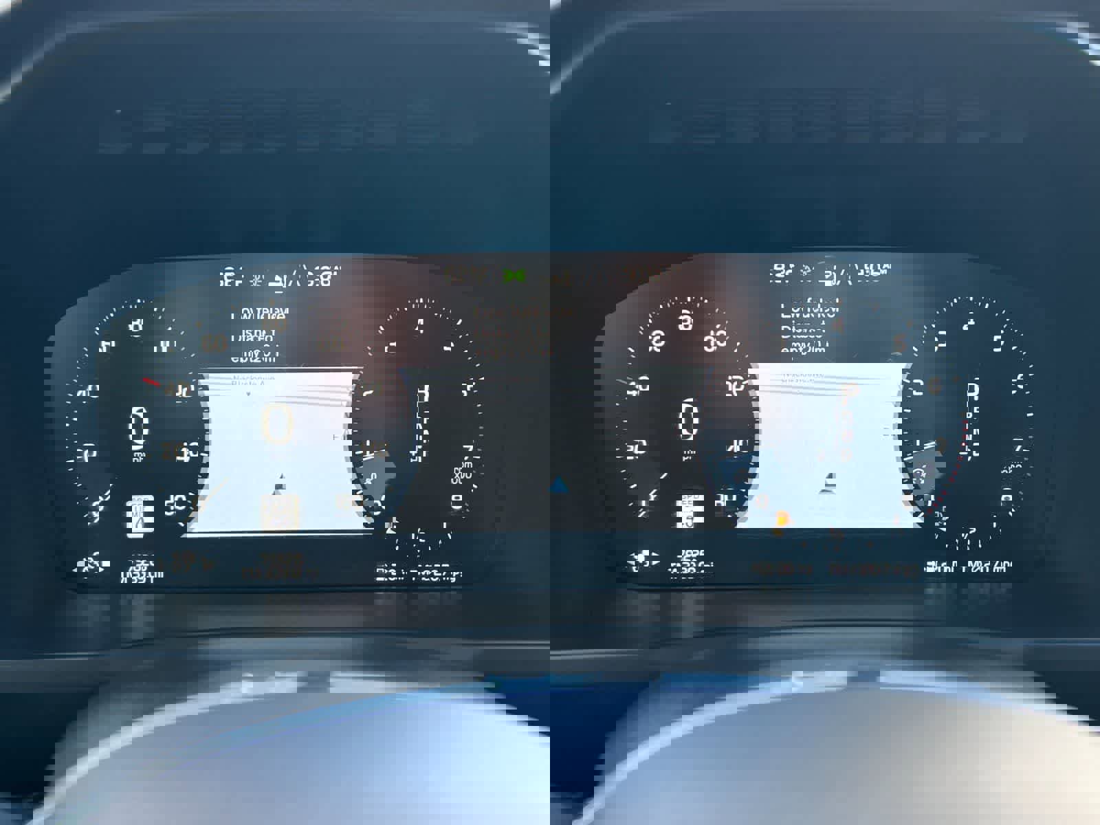 Used 2017 Volvo XC90 T6 Momentum w/ Vision Package image 27