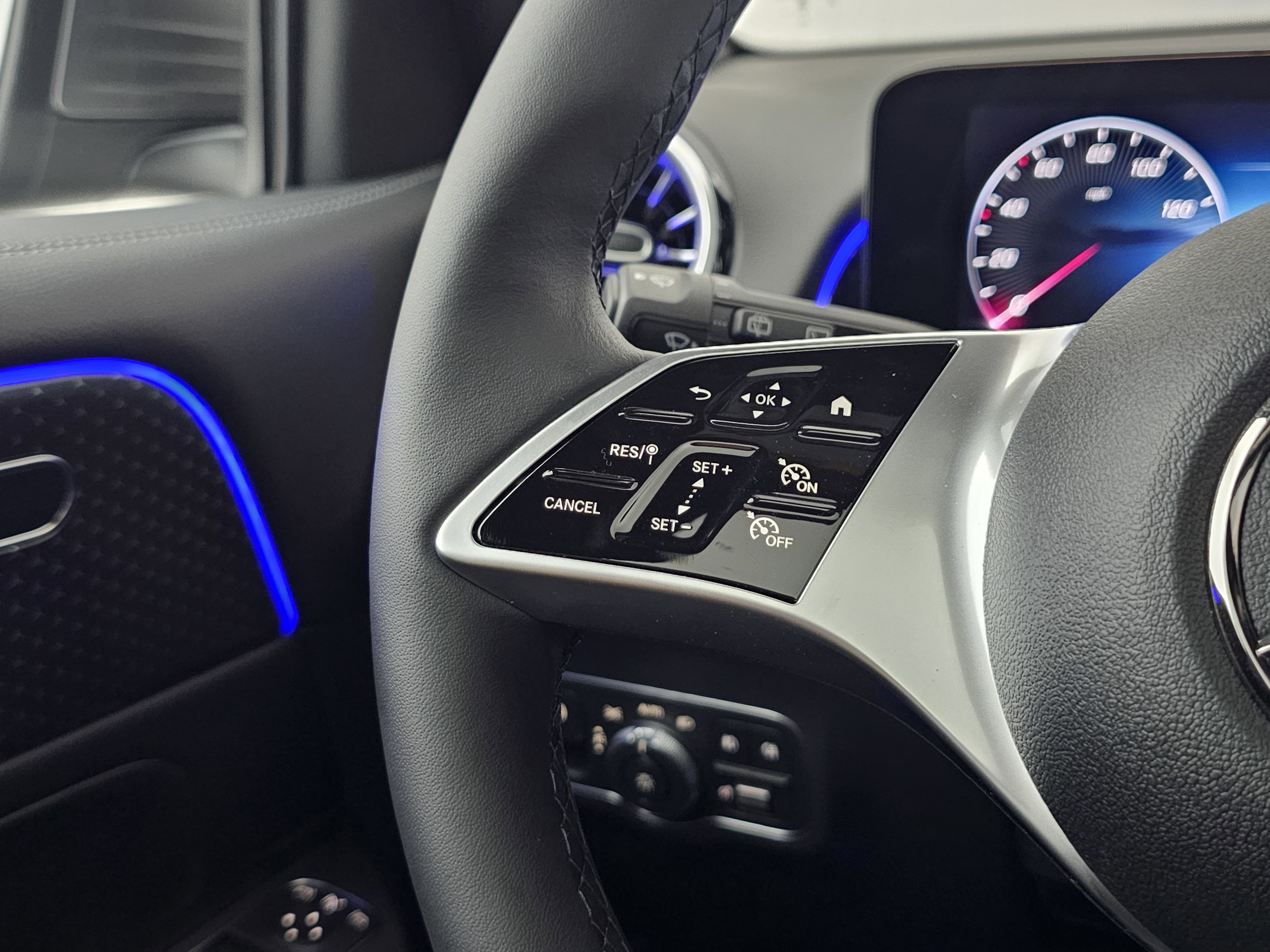 New 2026 Mercedes-Benz GLB 250 4MATIC image 40