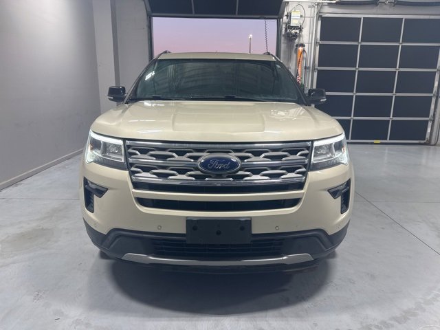 Used 2018 Ford Explorer XLT w/ Equipment Group 202A image 2