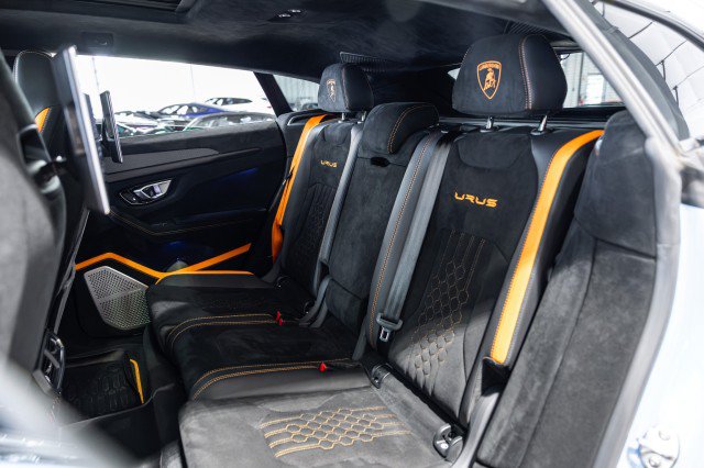 Used 2024 Lamborghini Urus Performante AWD/4WD image 50