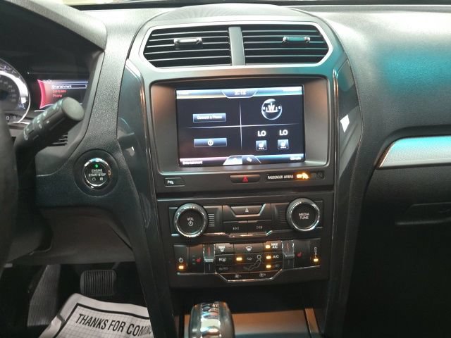 Used 2016 Ford Explorer XLT w/ Equipment Group 202A FWD image 18