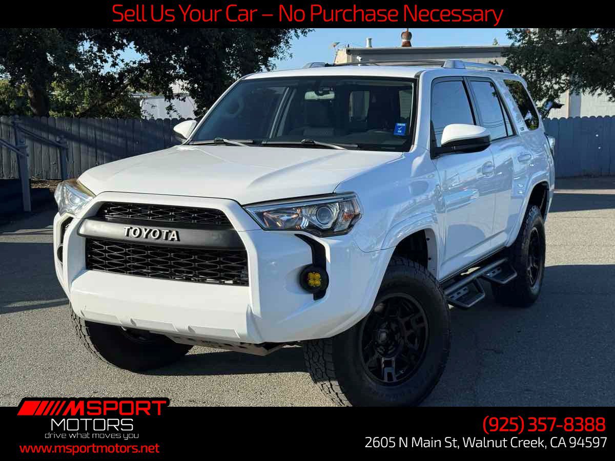 Used 2018 Toyota 4Runner SR5 AWD/4WD image 3