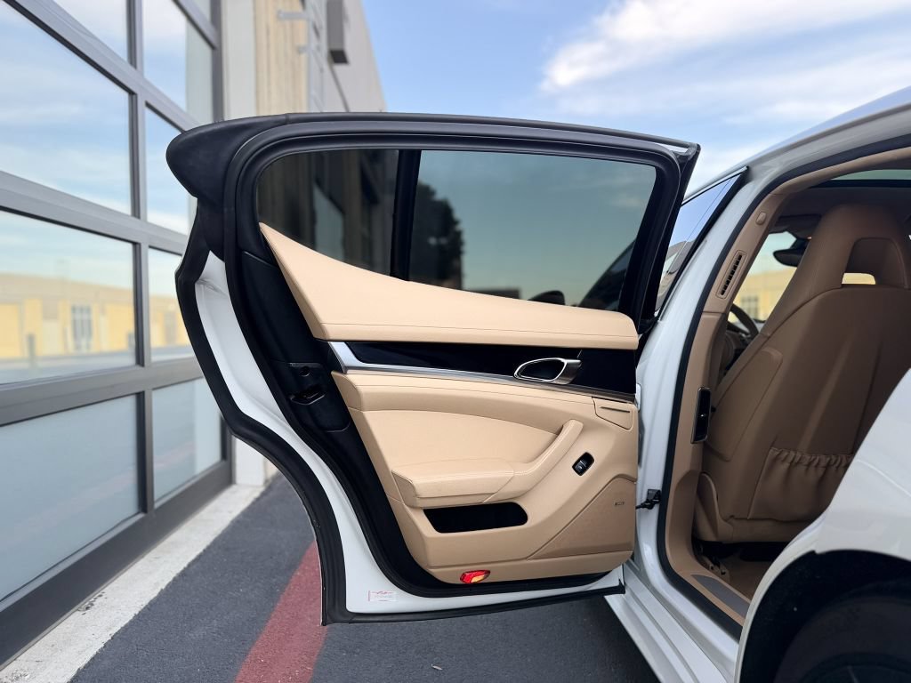 Used 2014 Porsche Panamera S RWD image 20