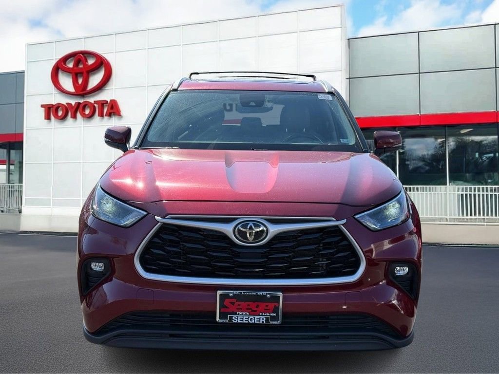 Certified 2023 Toyota Highlander XLE image 9