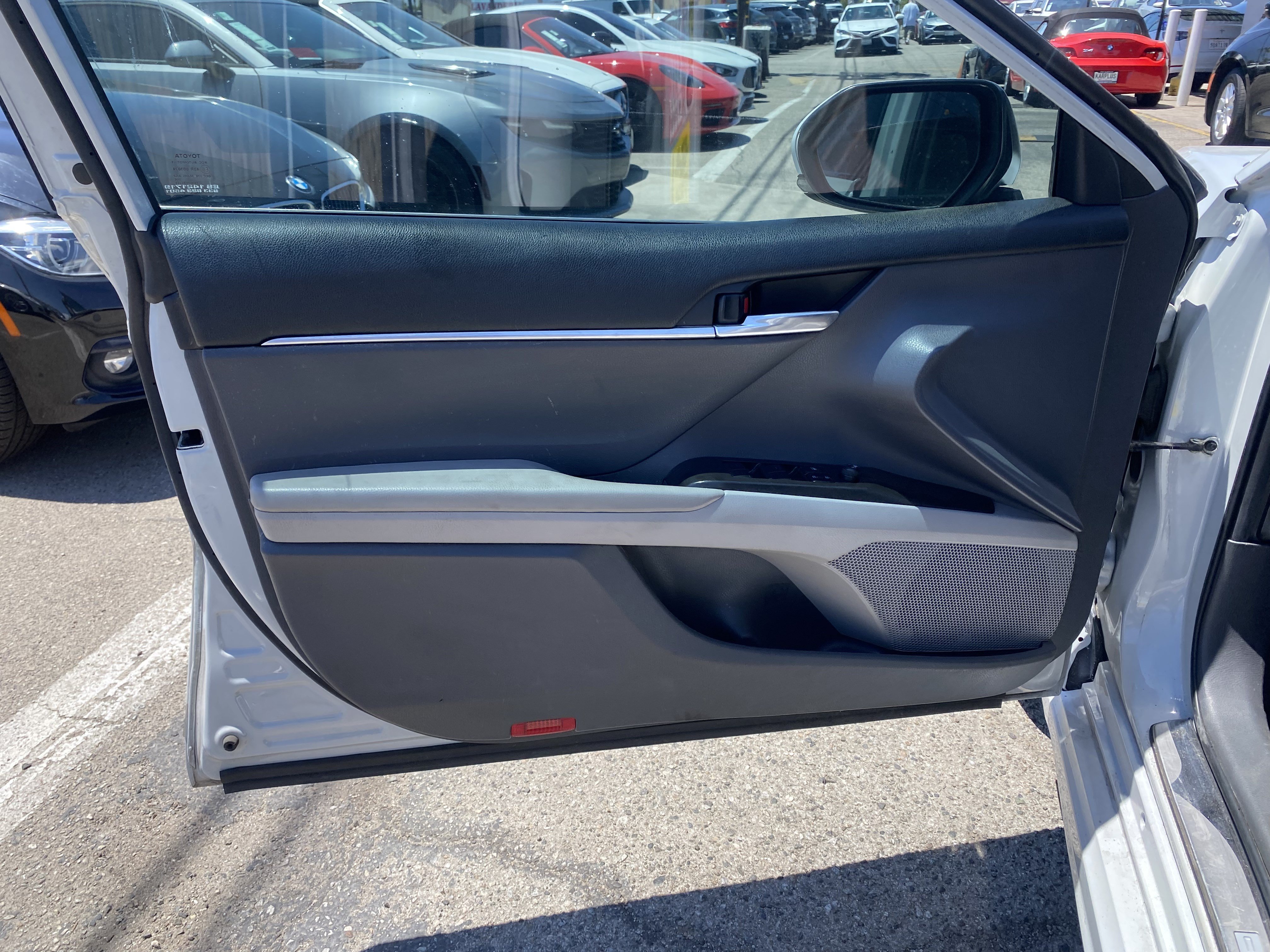 Used 2022 Toyota Camry SE w/ Audio Upgrade Package FWD image 15