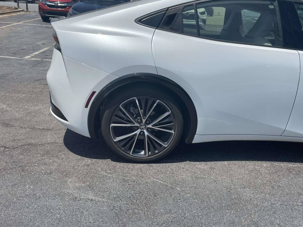 Used 2023 Toyota Prius FWD image 9