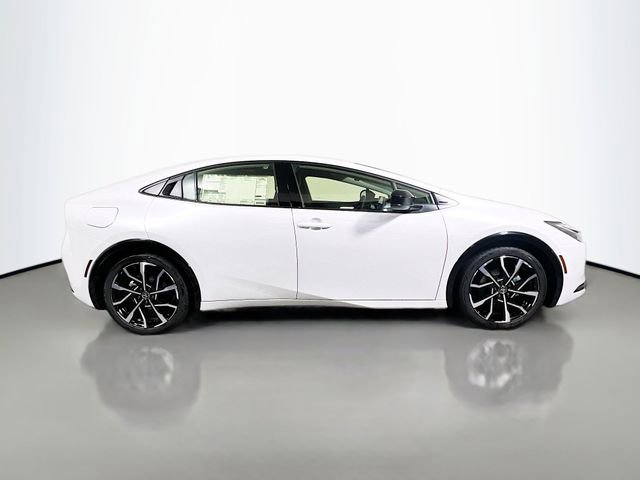 New 2025 Toyota Prius Plug-In Hybrid image 2