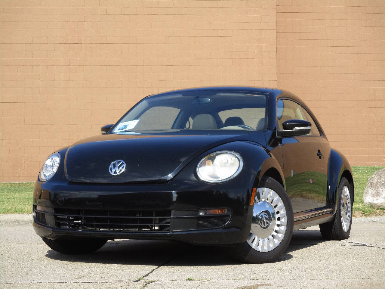 Used 2015 Volkswagen Beetle 1.8T FWD image 58
