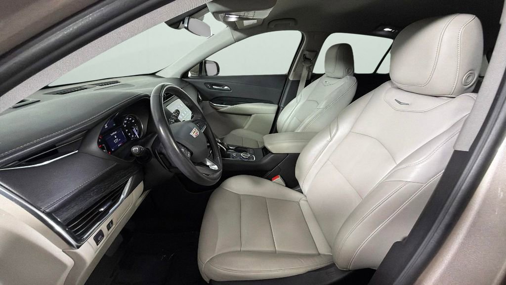 Certified 2023 Cadillac XT4 Premium Luxury w/ Cold Weather Package FWD image 17