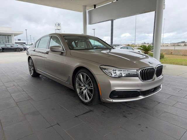Used 2019 BMW 740i w/ Executive Package image 4
