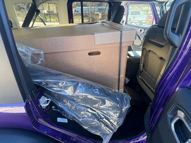 New 2026 Jeep Wrangler Unlimited Rubicon w/ Dual Top Group AWD/4WD image 22