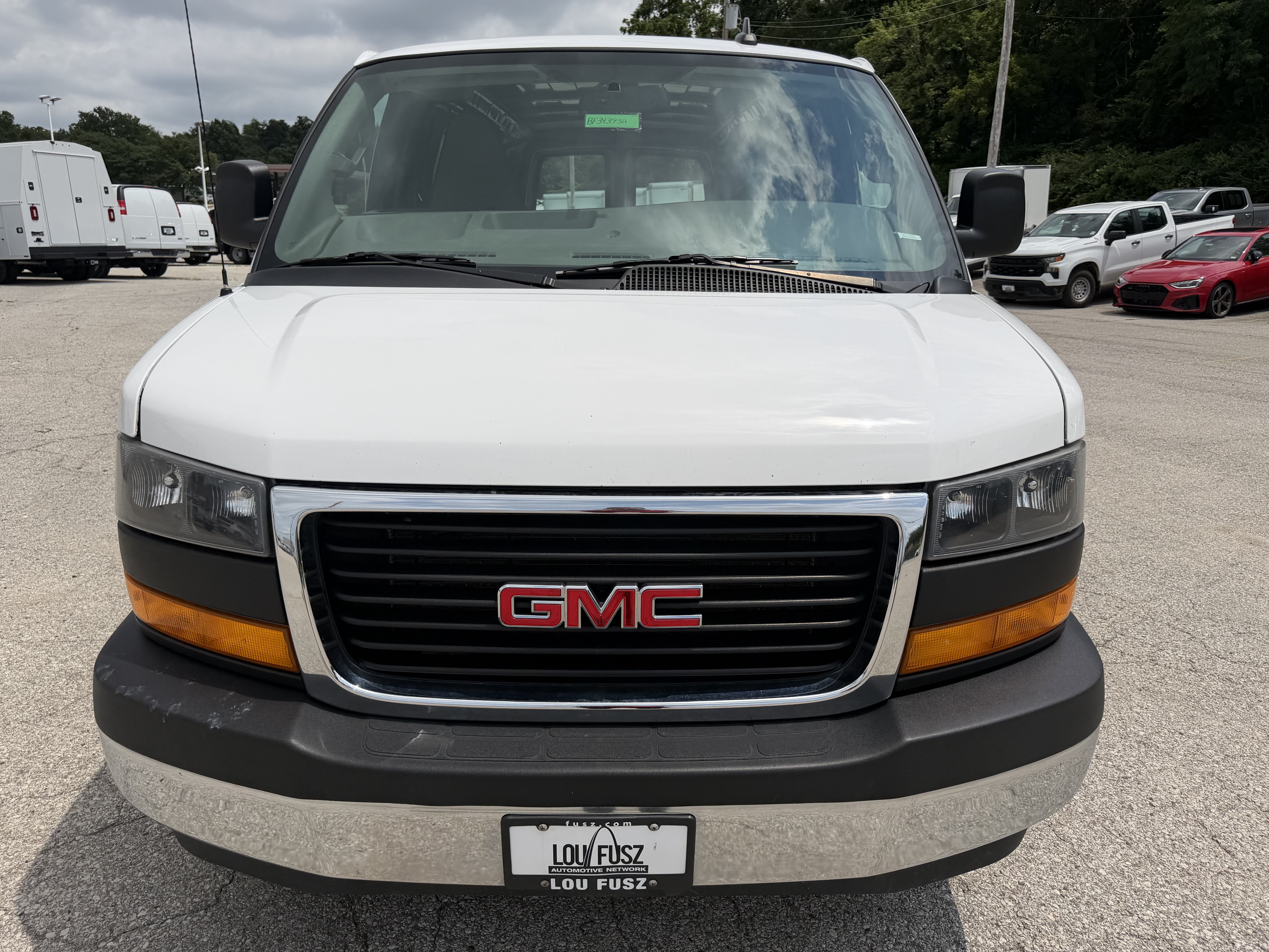 Used 2022 GMC Savana 3500 Extended w/ Driver Convenience Package RWD image 2