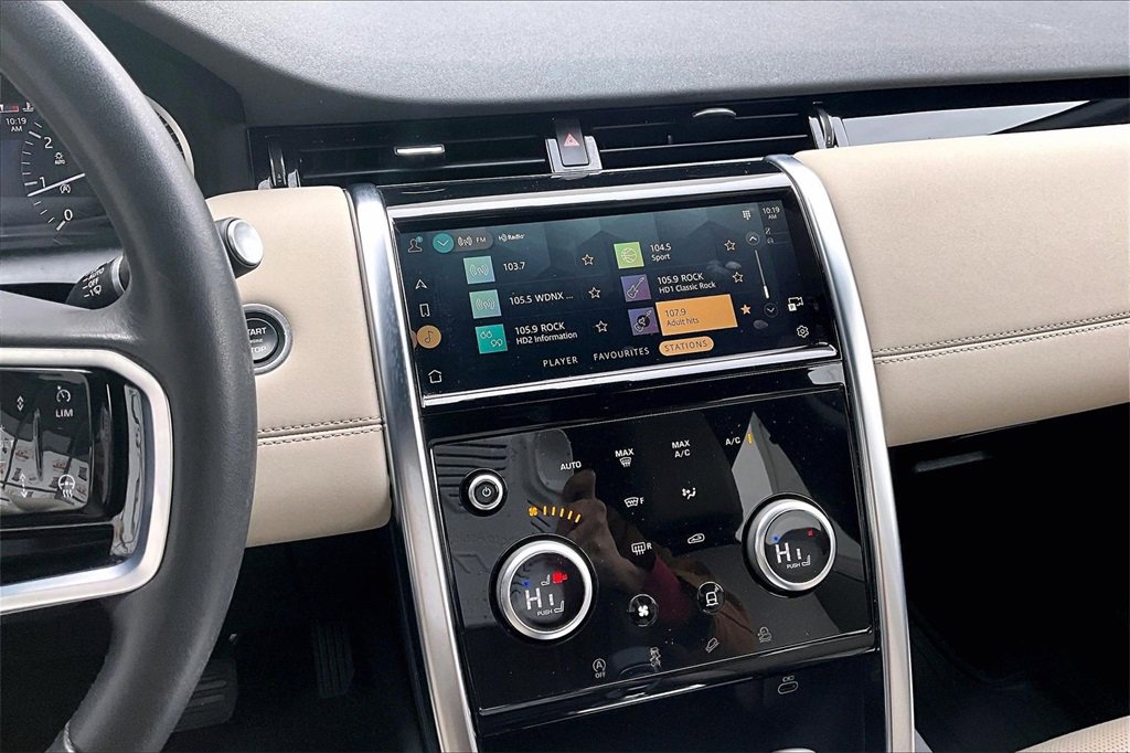 Used 2023 Land Rover Discovery Sport SE image 10