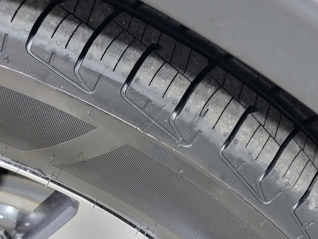 Used 2017 Toyota RAV4 XLE AWD/4WD image 11