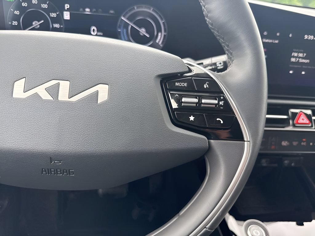 Used 2025 Kia Niro Wind w/ Wind Preserve Package FWD image 15