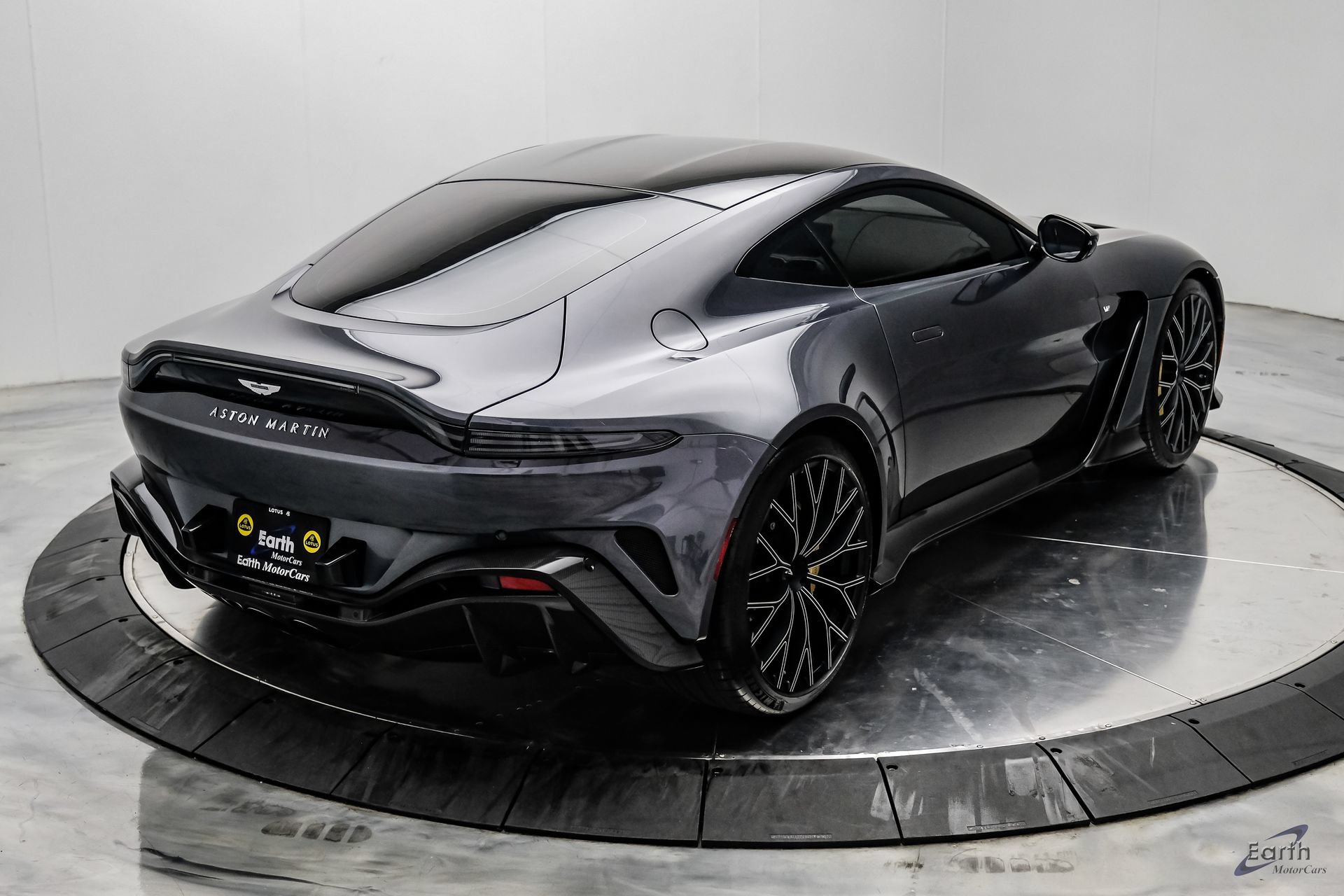 Used 2023 Aston Martin V12 Vantage RWD image 21