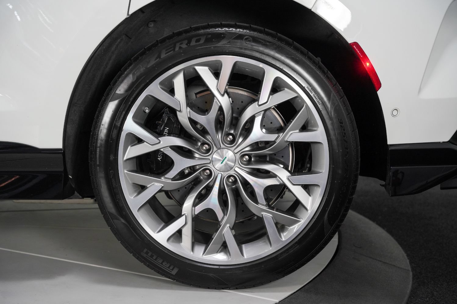 Used 2023 Aston Martin DBX 707 AWD/4WD image 18