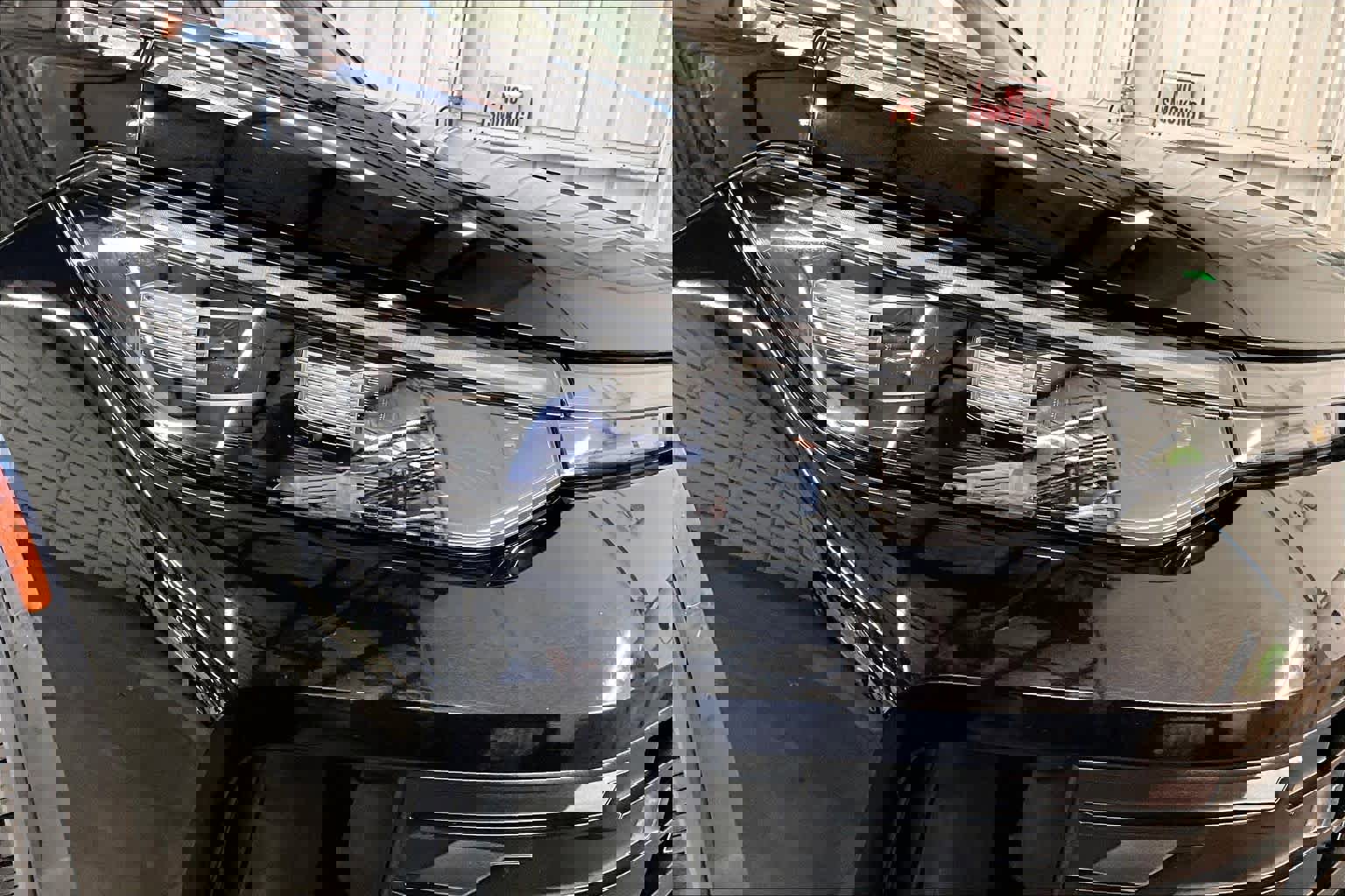 Used 2025 Volkswagen Tiguan SE image 31