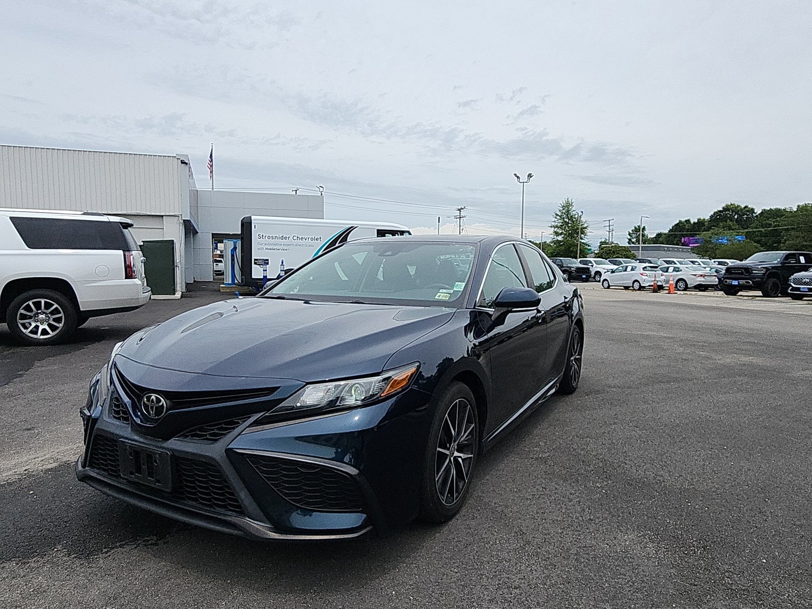 Used 2021 Toyota Camry SE w/ Convenience Package