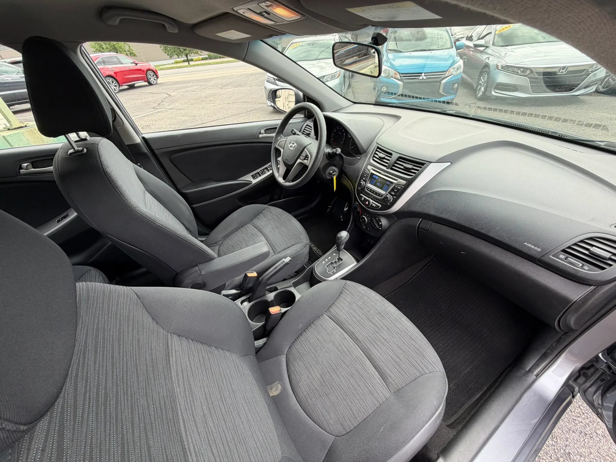 Used 2017 Hyundai Accent SE FWD image 28