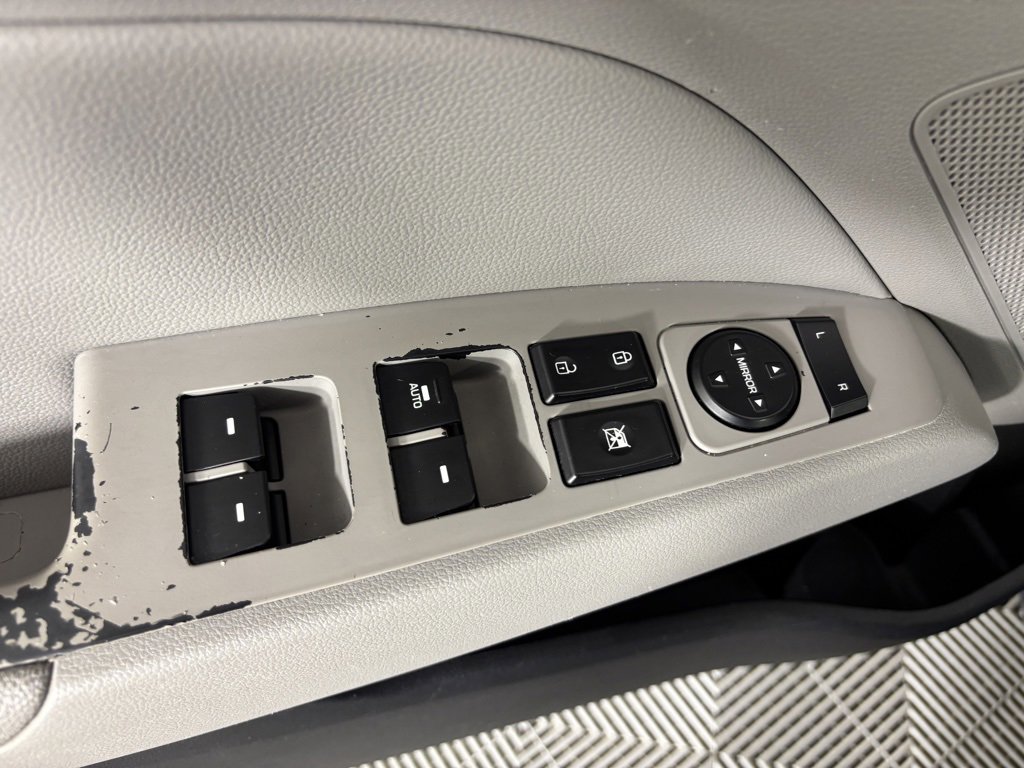 Used 2017 Hyundai Elantra Limited w/ Limited Tech Package 04 image 13