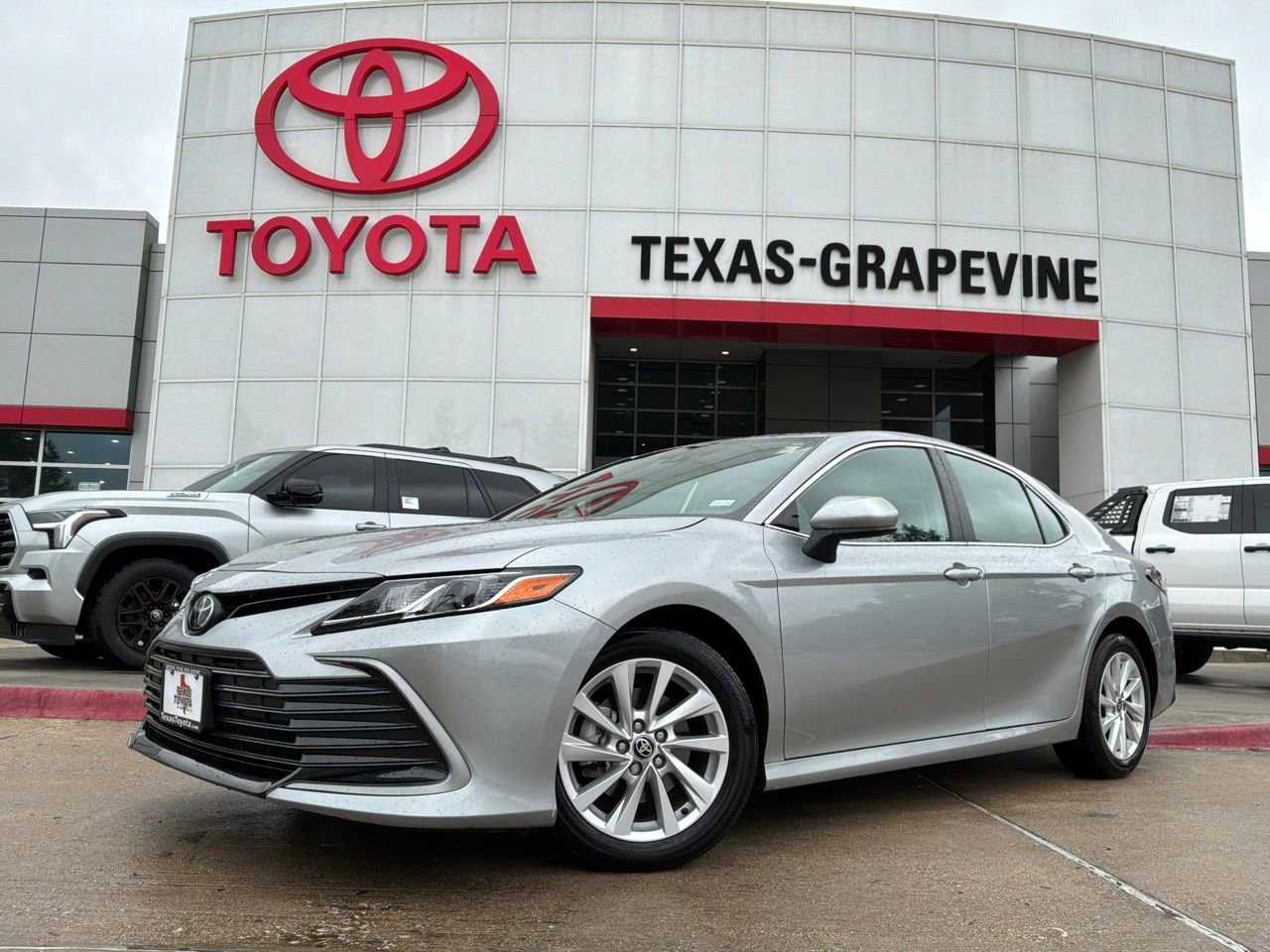 Used 2024 Toyota Camry LE FWD image 2