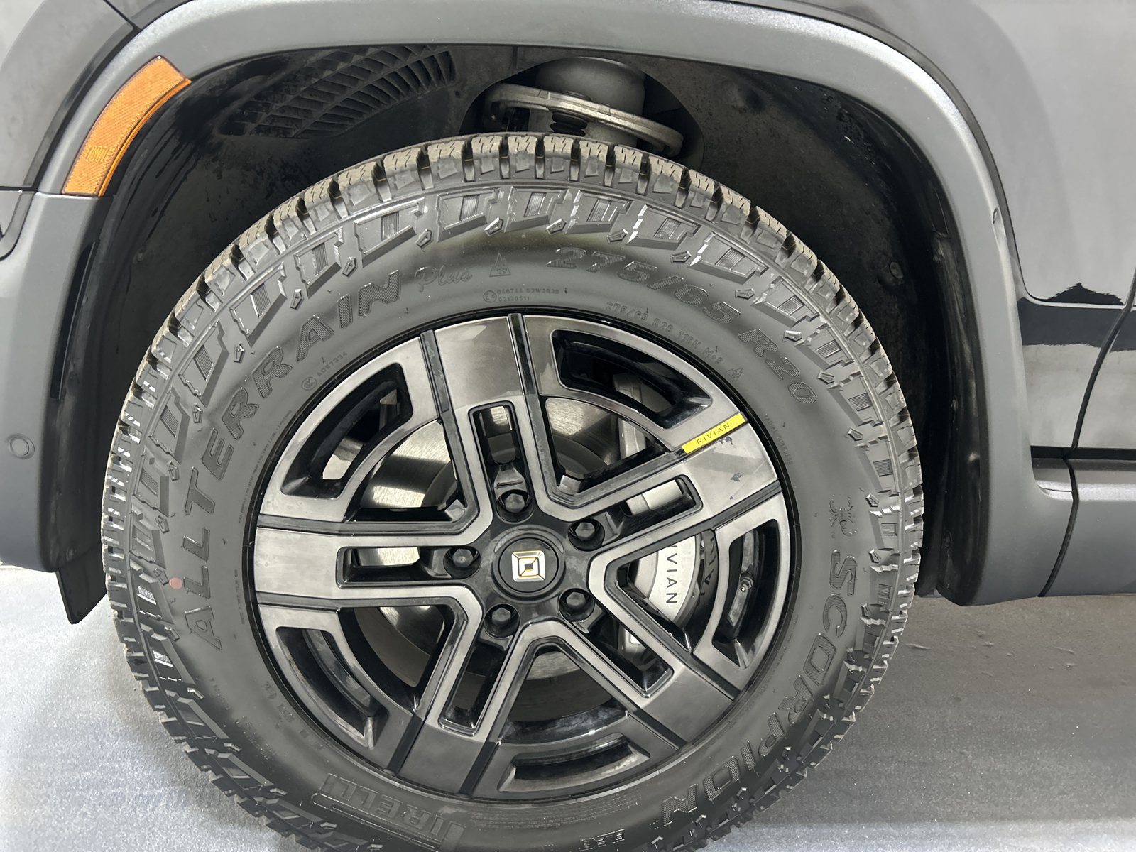 Used 2024 Rivian R1T Adventure AWD/4WD image 9