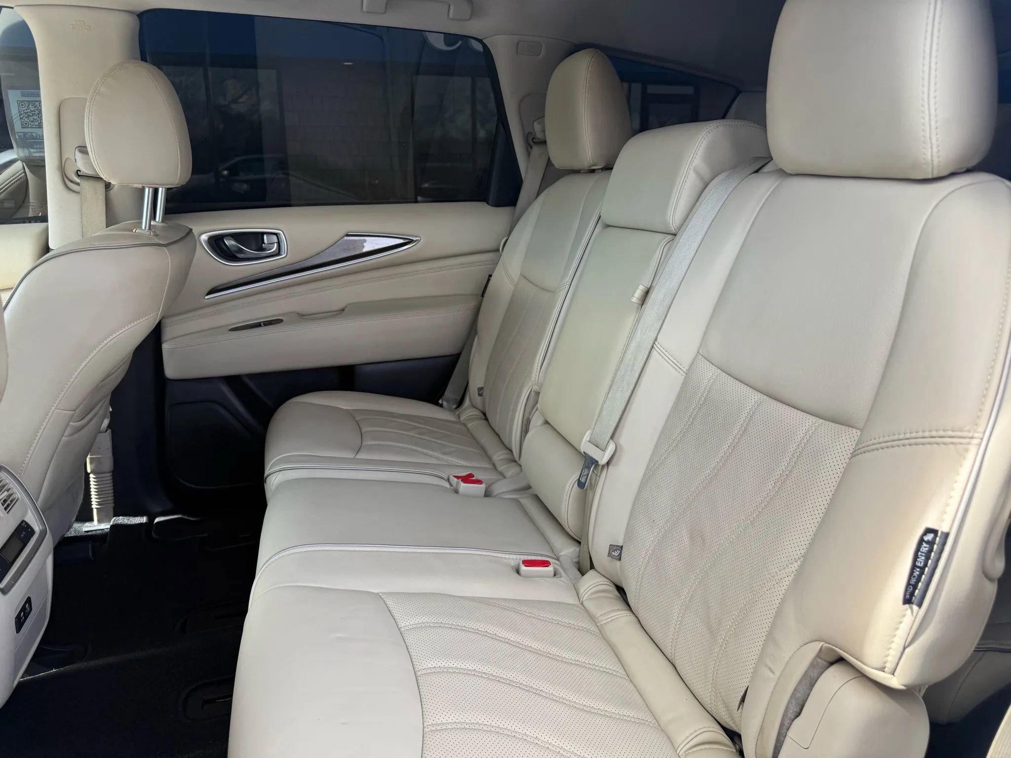 Used 2019 INFINITI QX60 Luxe w/ Essential Package image 18