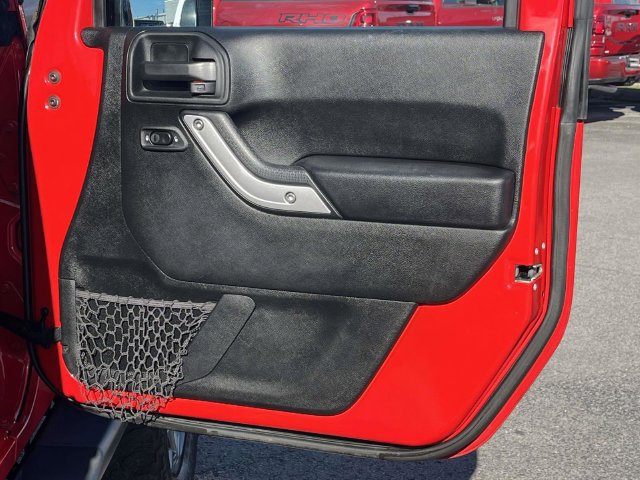 Used 2017 Jeep Wrangler Unlimited Rubicon w/ Connectivity Group AWD/4WD image 24
