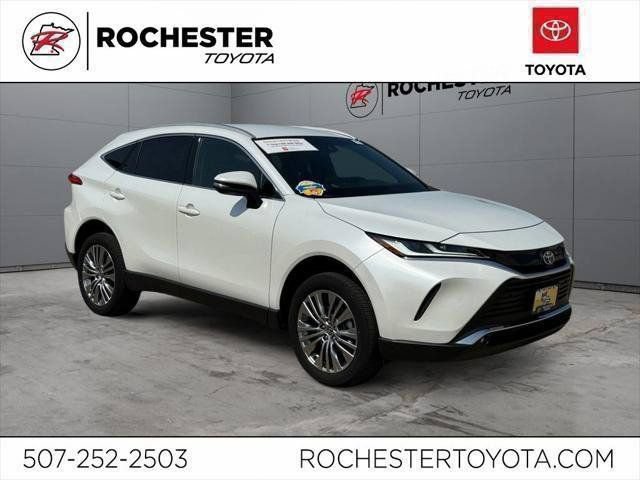 Certified 2024 Toyota Venza XLE AWD/4WD image 61