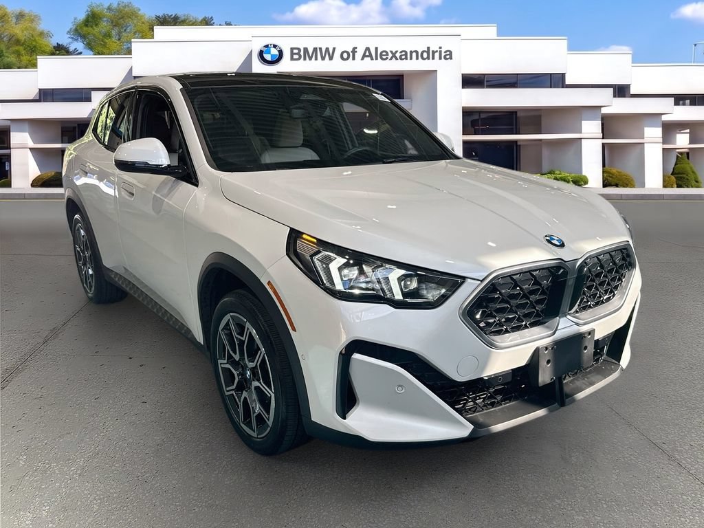 Used 2024 BMW X2 xDrive28i w/ Convenience Package AWD/4WD image 3