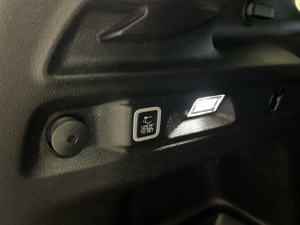 Used 2022 Jeep Grand Cherokee L Laredo AWD/4WD image 35
