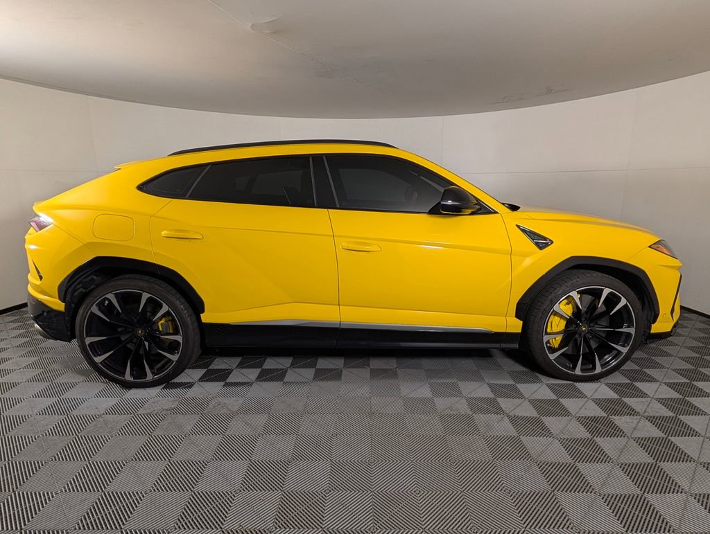 Used 2020 Lamborghini Urus AWD/4WD image 8