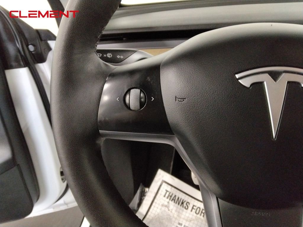 Used 2022 Tesla Model Y Performance image 11