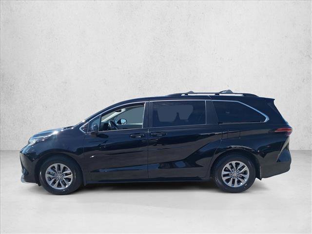 Used 2022 Toyota Sienna LE w/ LE Plus Package FWD image 10