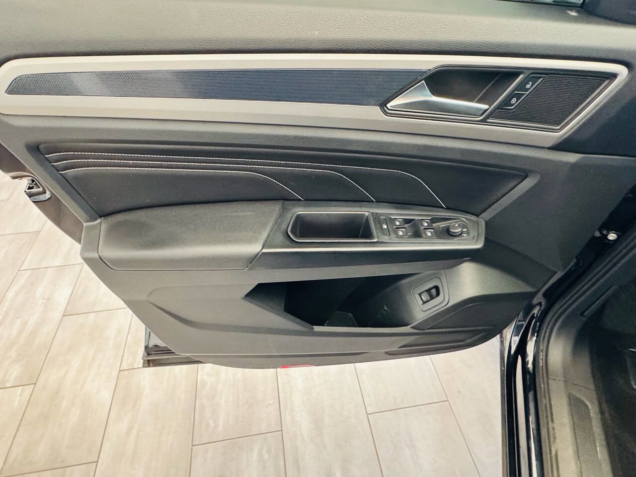 Used 2020 Volkswagen Atlas Cross Sport SEL image 20